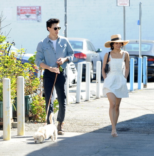 Vanessa Hudgens feet photo thumbnail