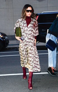 Victoria Beckham feet photo thumbnail