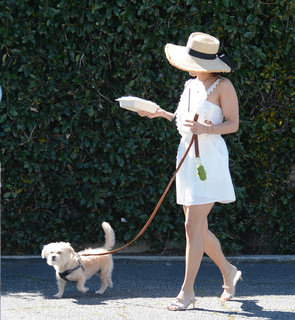 Vanessa Hudgens feet photo thumbnail