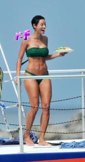 Nicole Murphy feet photo thumbnail