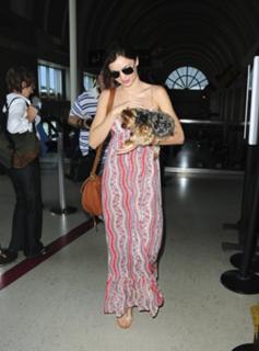 Miranda Kerr feet photo thumbnail