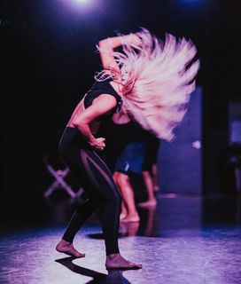 Julianne Hough feet photo thumbnail