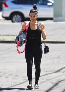 Nikki Garcia feet photo thumbnail