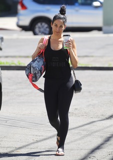 Nikki Garcia feet photo thumbnail