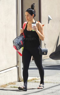 Nikki Garcia feet photo thumbnail