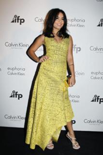 Vanessa Hudgens feet photo thumbnail