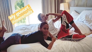 Candice Swanepoel feet photo thumbnail