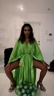 Anitta feet photo thumbnail
