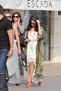 Vanessa Hudgens feet photo thumbnail