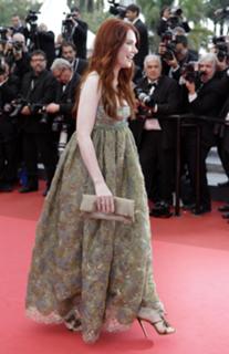 Bryce Dallas Howard feet photo thumbnail