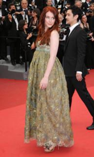 Bryce Dallas Howard feet photo thumbnail