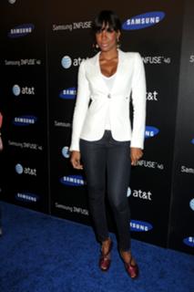 Kelly Rowland feet photo thumbnail