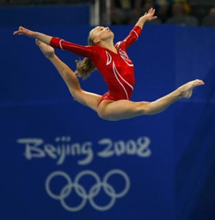 Nastia Liukin feet photo thumbnail