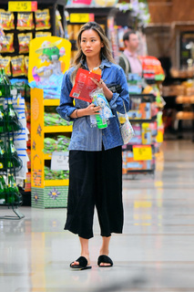Jamie Chung feet photo thumbnail
