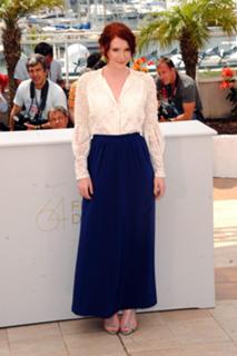 Bryce Dallas Howard feet photo thumbnail