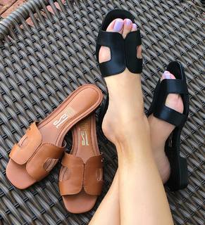 Cláudia Citroni feet photo thumbnail