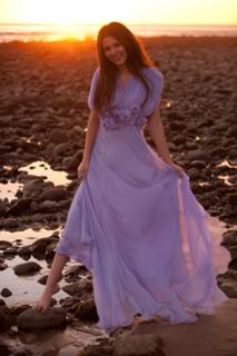Victoria Justice feet photo thumbnail