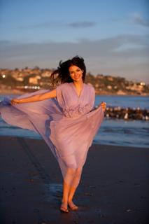 Victoria Justice feet photo thumbnail