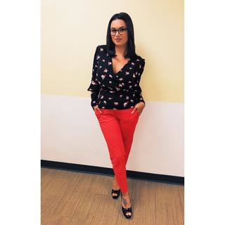 Joy Taylor feet photo thumbnail