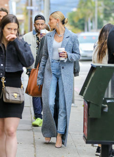 Hailey Bieber feet photo thumbnail