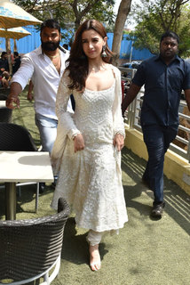 Alia Bhatt feet photo thumbnail
