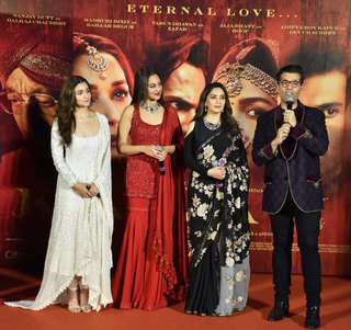 Alia Bhatt feet photo thumbnail