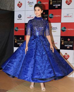 Alia Bhatt feet photo thumbnail