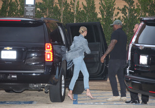 Hailey Bieber feet photo thumbnail