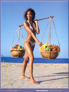 Noémie Lenoir feet photo 2