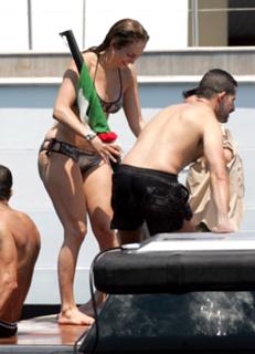 Jennifer Lopez feet photo thumbnail