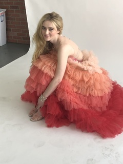 Kathryn Newton feet photo thumbnail