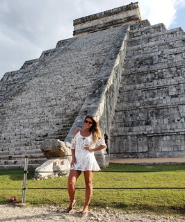 Lívia Andrade feet photo thumbnail