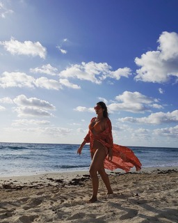 Lívia Andrade feet photo thumbnail