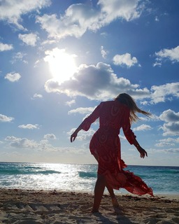 Lívia Andrade feet photo thumbnail