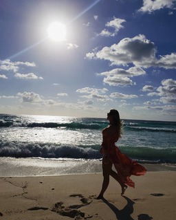 Lívia Andrade feet photo thumbnail