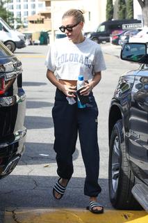 Hailey Bieber feet photo thumbnail