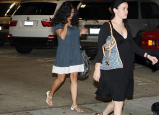 Salma Hayek feet photo thumbnail