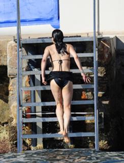 Michelle Rodriguez feet photo thumbnail