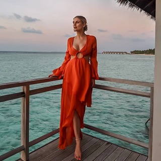 Ashley James feet photo thumbnail