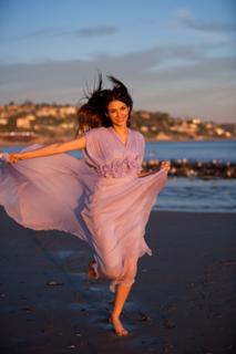 Victoria Justice feet photo thumbnail