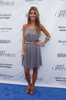 Audrina Patridge feet photo thumbnail
