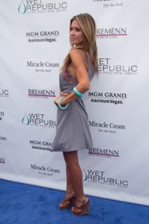 Audrina Patridge feet photo thumbnail