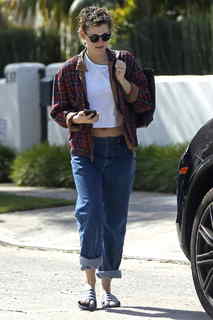 Kristen Stewart feet photo thumbnail