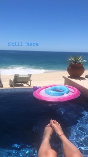 Behati Prinsloo feet photo thumbnail