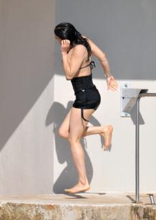 Michelle Rodriguez feet photo thumbnail