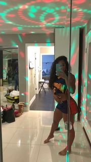 Qimmah Russo feet photo thumbnail