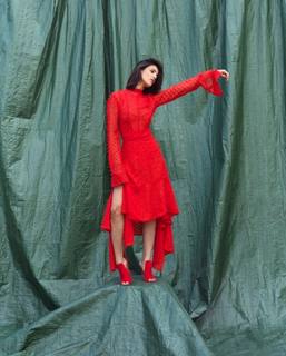 Eiza González feet photo thumbnail