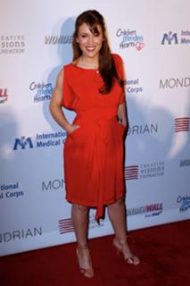 Alyssa Milano feet photo thumbnail