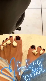 Christina Milian feet photo thumbnail