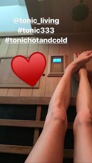 Phoebe Tonkin feet photo thumbnail